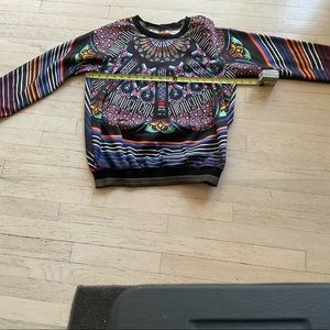 Clover canyon print top-L. Smooth midwgt. fabric. Beautiful colors. Washable.